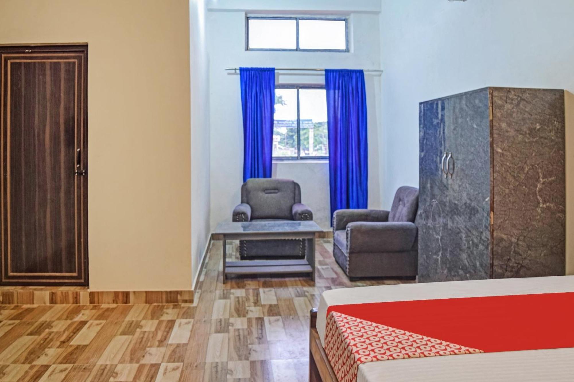 Spot On Jp Guest House Kaharpara Bagian luar foto