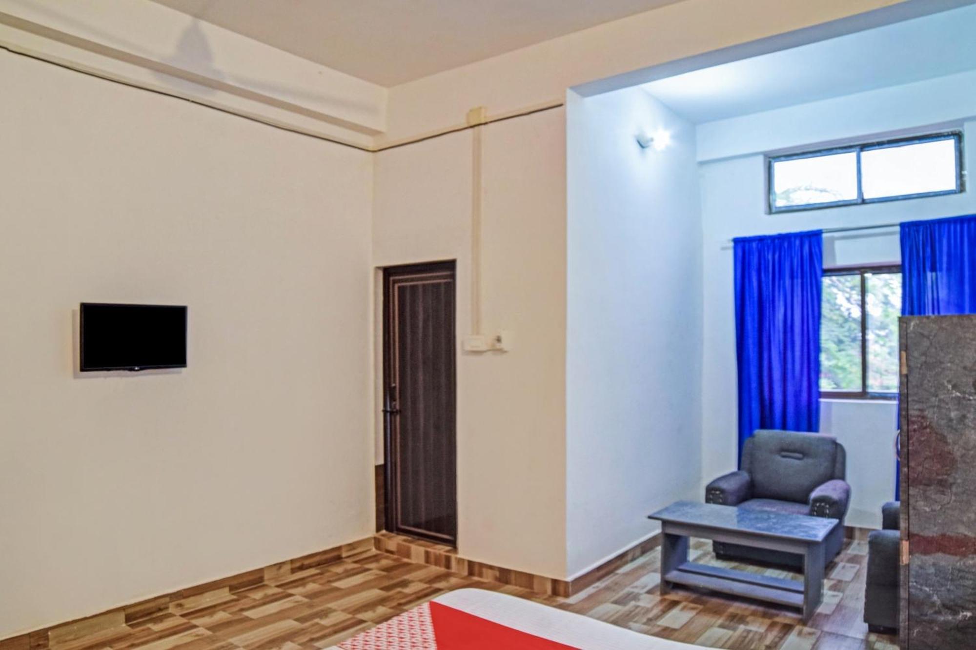 Spot On Jp Guest House Kaharpara Bagian luar foto